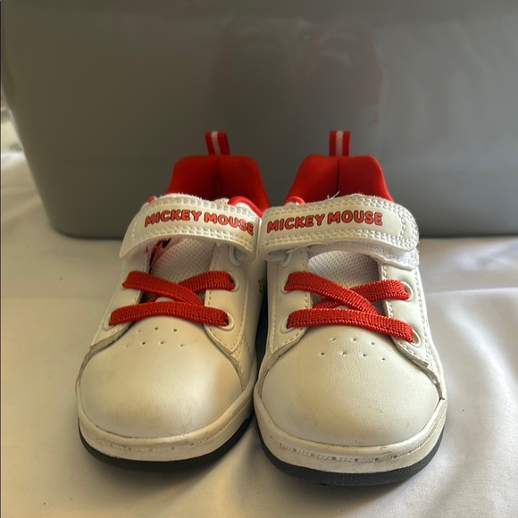 White and Red Low-Top Sneakers with Strap - Picture 1 of 6